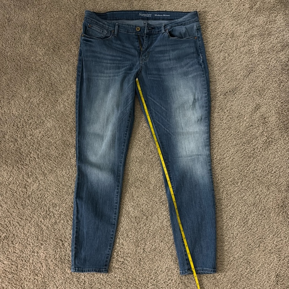 Signature by Levi Strauss &Co Modern Skinny size 14